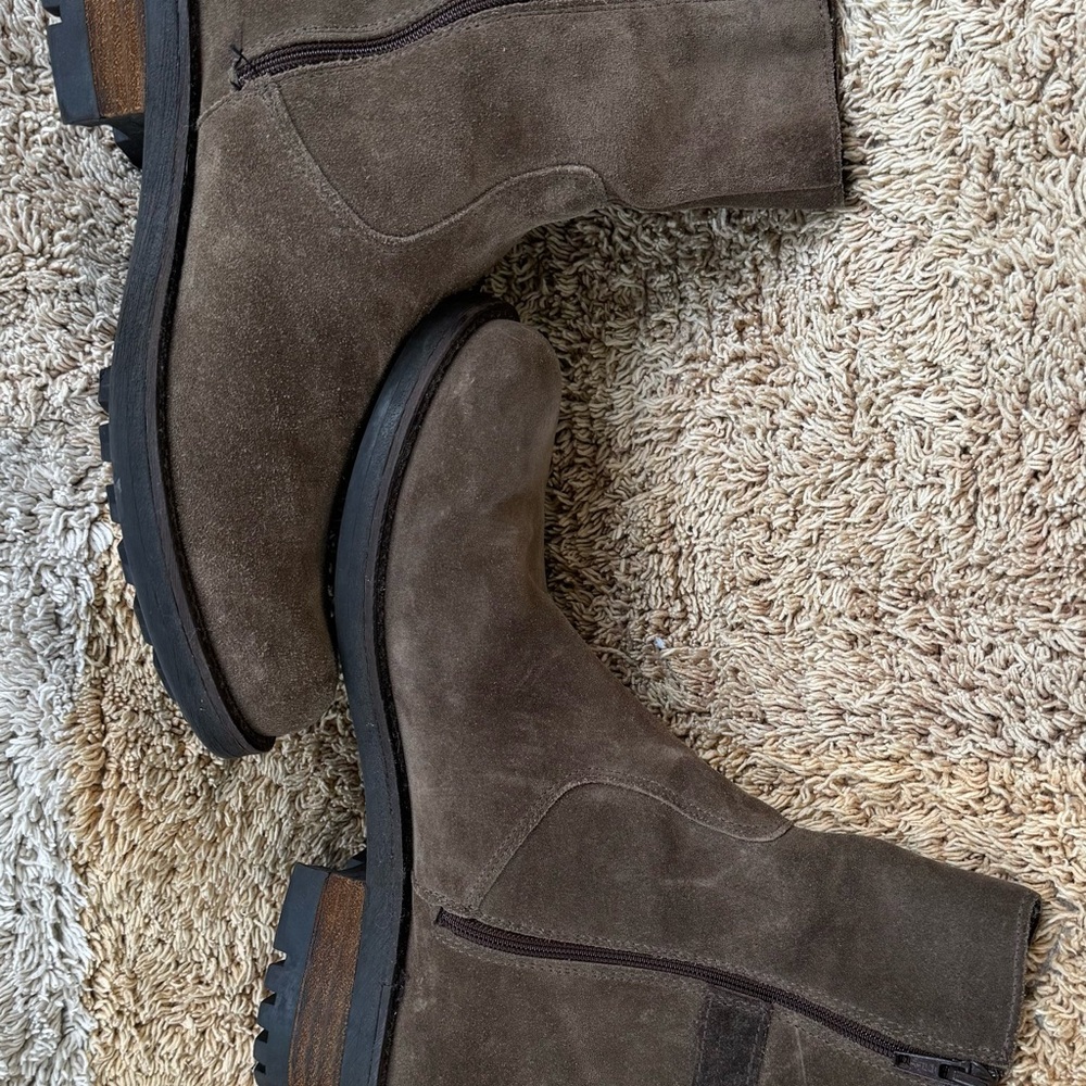 La Canadienne Women's Olive Buckled Wedge Booties - Picture 4 of 11
